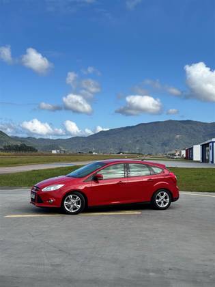 FORD FOCUS 1.6 S 16V FLEX 4P MANUAL FORD FOCUS 1.6 S 16V FLEX 4P MANUAL
